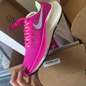 NIKE Air Zoom Pegasus 37 Model Size 5 YOUTH Sneakers NEW W/O TAGS